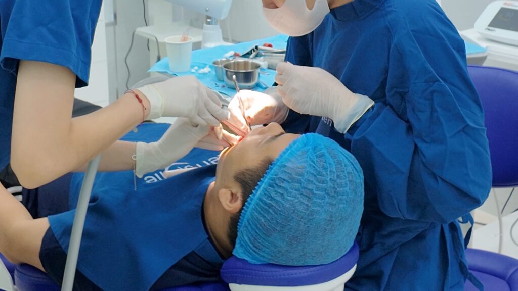 Nhổ răng lung lay — ảnh 5